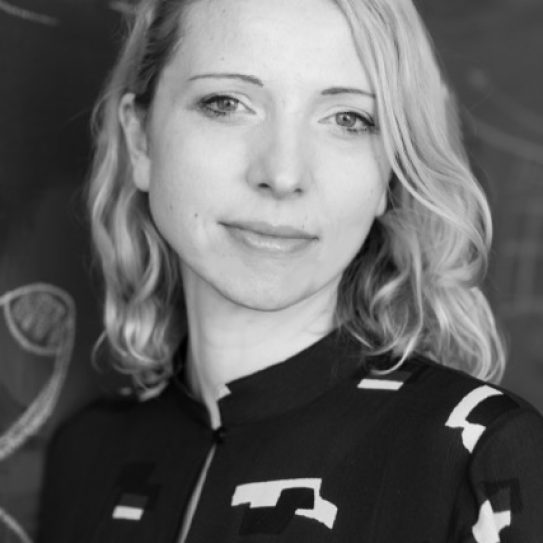 Lynne Murray headshot